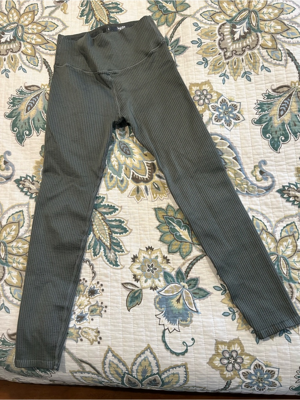 GOOD AMERICAN Ribbed Active Set - Picture 5 of 8